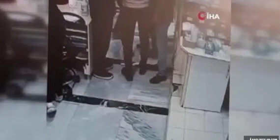Hastaya müdahale eden doktora saldırı anı kamerada