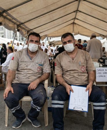 2026-Hac-Gorevinde-Saglikcilara-Gunluk-100-Dolar-ve-Cift-Maas-gemini