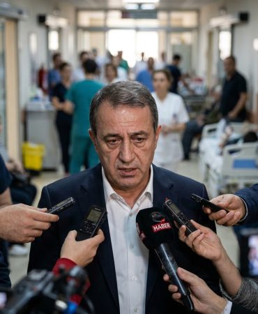 Ameliyat-Faciasi-Kayit-Disi-Cihazi-Hastanede-Hizmetli-Kullanmis-gemini