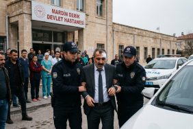 Mardin-Derik-Hastanesinde-Bashekime-Cirkin-Saldiri-2-Gozalti-gemini