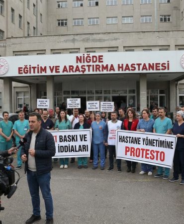 Nigde-Egitim-ve-Arastirma-Hastanesinde-Baski-ve-Istifa-Iddialari-gemini